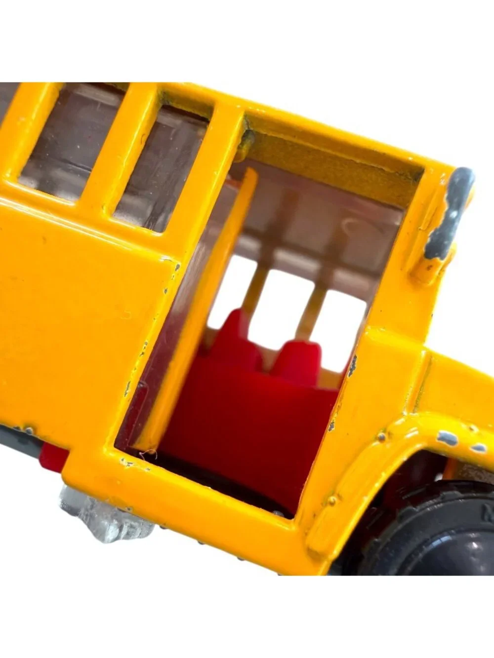 Matchbox 2000 School Bus w/ open door hinge